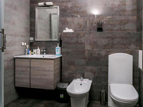 комерційна за адресою Валерія Лобановського просп. (Червонозоряний), 4-Б