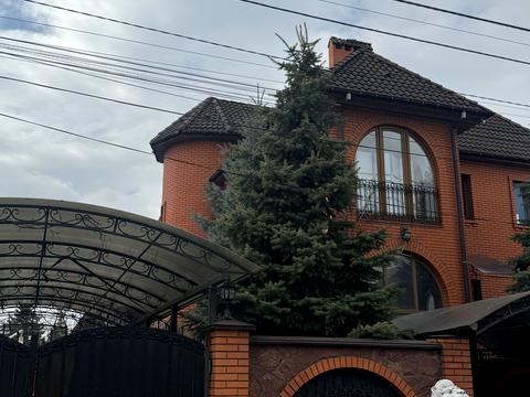 будинок за адресою Вишнева
