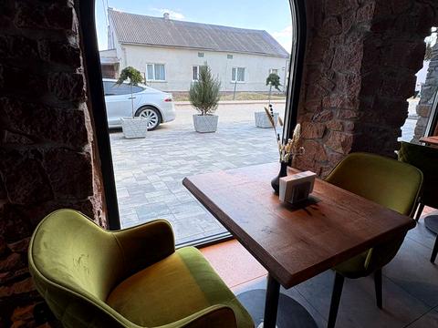 комерційна за адресою Тиха вул., 7