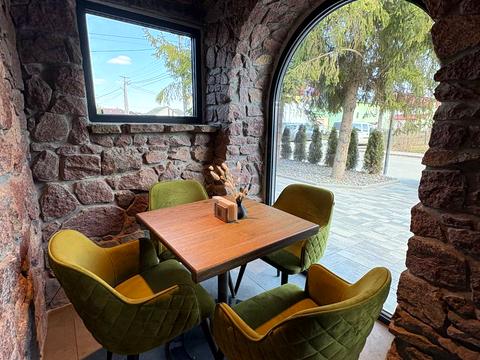 комерційна за адресою Тиха вул., 7