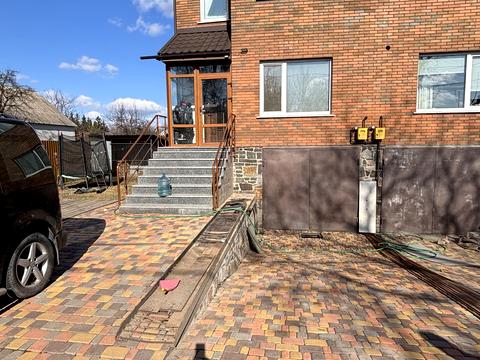 будинок за адресою Епіцентру