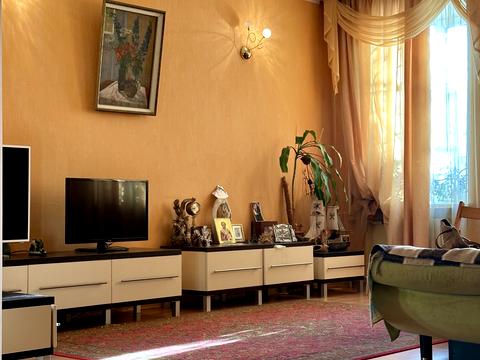 квартира за адресою Тополина вул., 18/1
