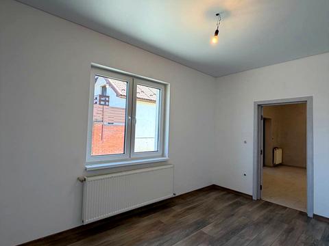 дом по адресу Центральна