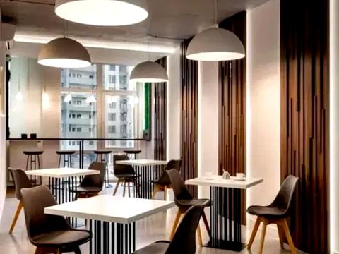 коммерческая по адресу Андрея Верхогляда ул. (Михайла Драгомирова), 20-А