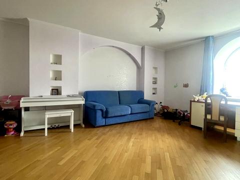 квартира за адресою Сергія Подолинського вул. (Благоєва), 7