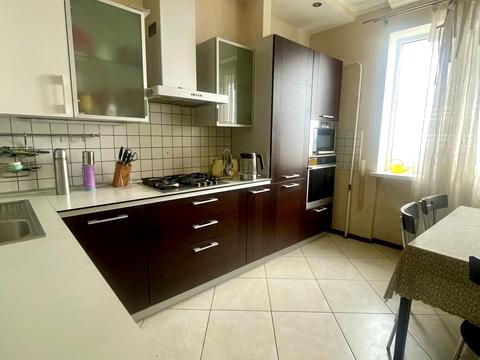 квартира за адресою Сергія Подолинського вул. (Благоєва), 7