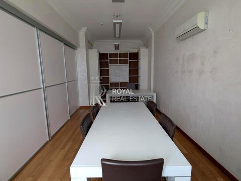 коммерческая по адресу Крещатик ул. (Kreschatic), 25