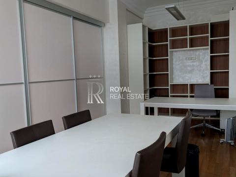 коммерческая по адресу Крещатик ул. (Kreschatic), 25