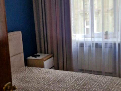 квартира за адресою Академіка Володимира Гнатюка вул. (), 12