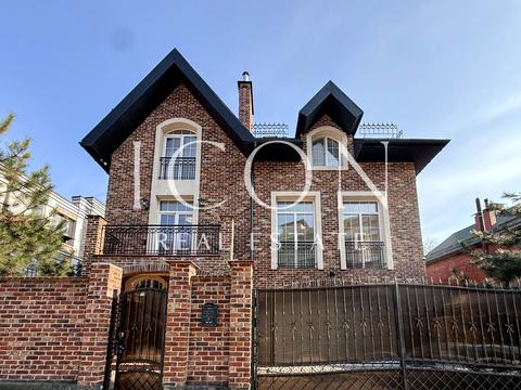 будинок за адресою Павла Загребельного вул. (Миколи Раєвського)