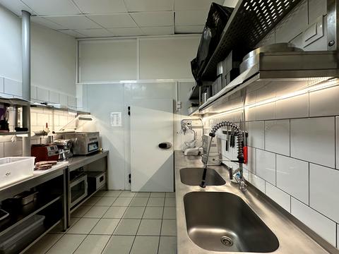 коммерческая по адресу Дмитрия Яворницкого просп. (Карла Маркса), 5