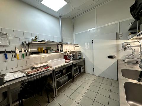 коммерческая по адресу Дмитрия Яворницкого просп. (Карла Маркса), 5