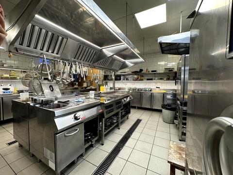 коммерческая по адресу Дмитрия Яворницкого просп. (Карла Маркса), 5