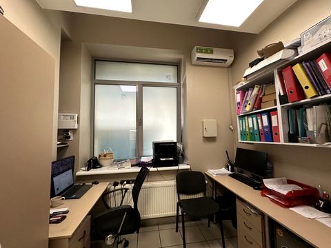 коммерческая по адресу Дмитрия Яворницкого просп. (Карла Маркса), 5