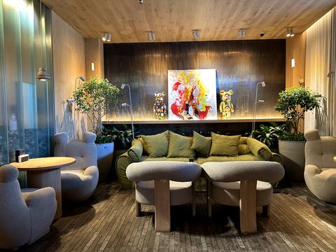 коммерческая по адресу Дмитрия Яворницкого просп. (Карла Маркса), 5