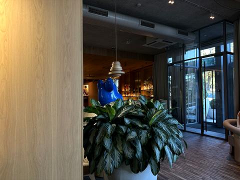 коммерческая по адресу Дмитрия Яворницкого просп. (Карла Маркса), 5