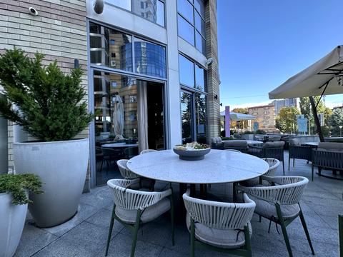 коммерческая по адресу Дмитрия Яворницкого просп. (Карла Маркса), 5