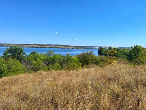 участок по адресу Набережна