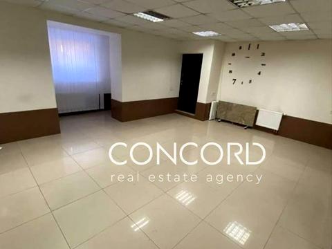 комерційна за адресою Юності вул., 3