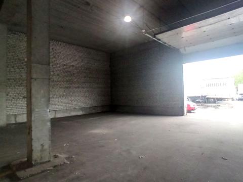 комерційна за адресою Пухівська вул., 111