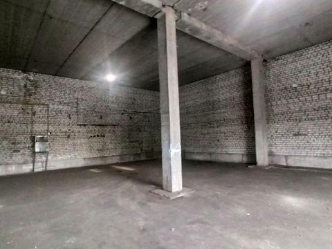 комерційна за адресою Пухівська вул., 111