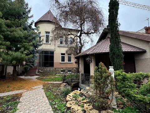 будинок за адресою Академіка Вернадського вул.