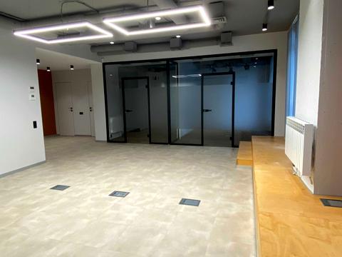 коммерческая по адресу Андрея Верхогляда ул. (Михайла Драгомирова), 14