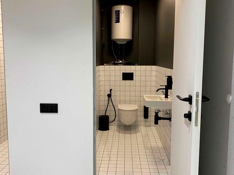 коммерческая по адресу Андрея Верхогляда ул. (Михайла Драгомирова), 14