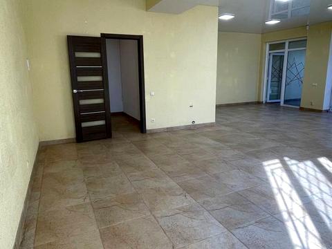 комерційна за адресою Данила Галицького вул., 16