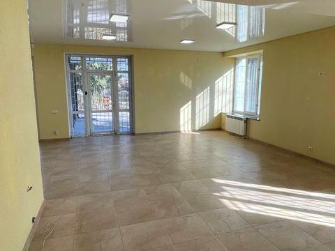 комерційна за адресою Данила Галицького вул., 16