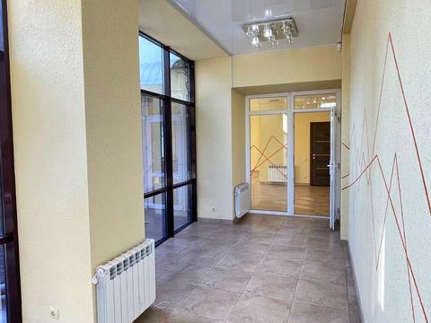 комерційна за адресою Данила Галицького вул., 16