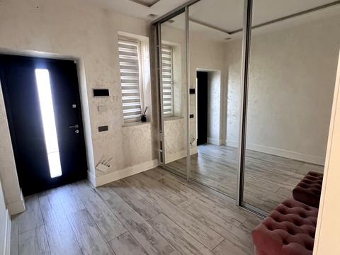 будинок за адресою Довга