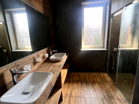 будинок за адресою Довга