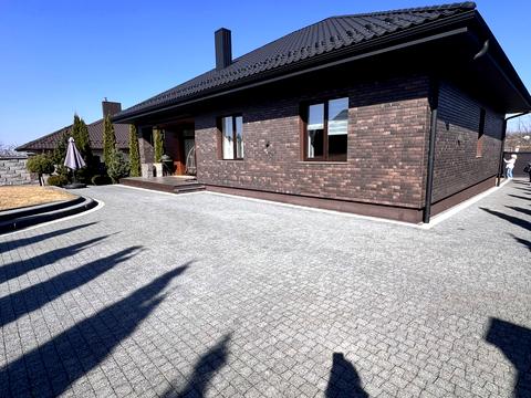 будинок за адресою Довга