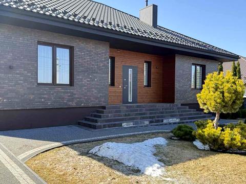 будинок за адресою Довга