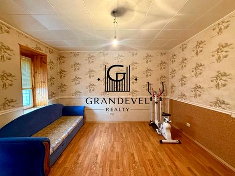 квартира за адресою Анни Ахматової вул., 35-Б