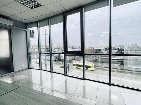 комерційна за адресою Джорджа Вашингтона вул. (Батальна), 4