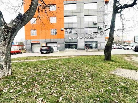 комерційна за адресою Джорджа Вашингтона вул. (Батальна), 4