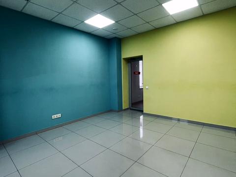 комерційна за адресою Джорджа Вашингтона вул. (Батальна), 4