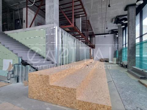 комерційна за адресою Солом'янська вул., 8