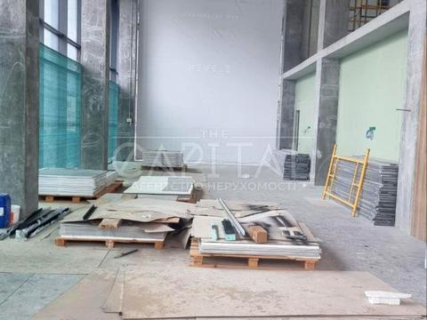 комерційна за адресою Солом'янська вул., 8