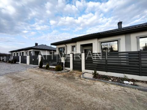 будинок за адресою Виноградна