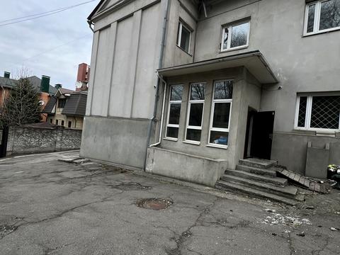 комерційна за адресою Барикадний пров., 5