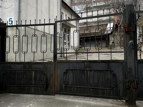 комерційна за адресою Барикадний пров., 5