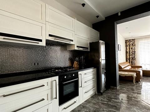 будинок за адресою Набережна вул.