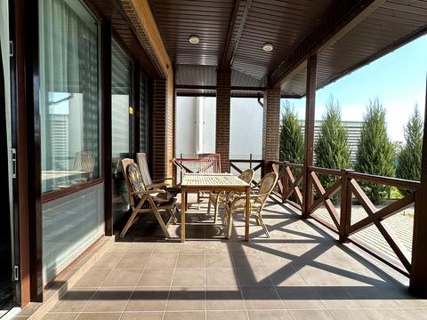 будинок за адресою Набережна вул.