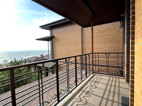 будинок за адресою Набережна вул.