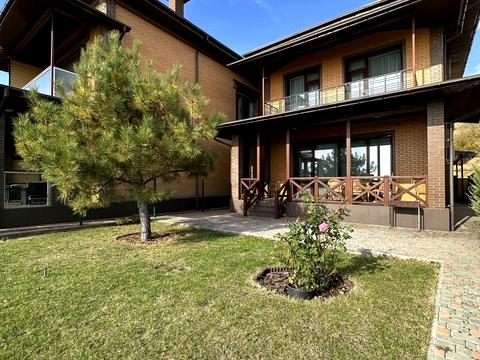 будинок за адресою Набережна вул.