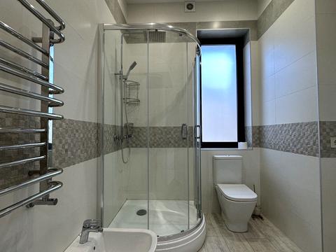 будинок за адресою Набережна вул.