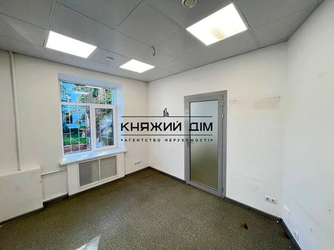 комерційна за адресою Михайла Грушевського вул., 28/2
